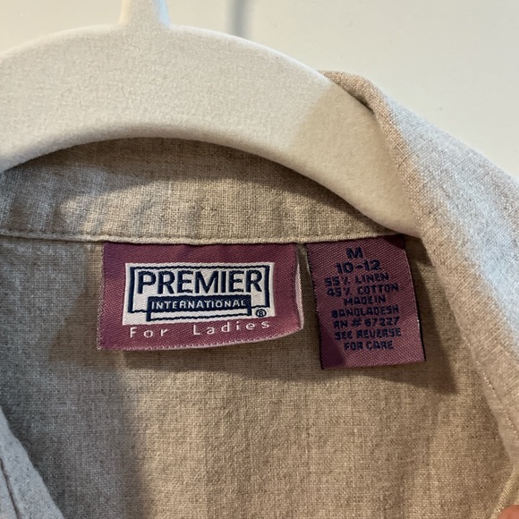 floral collared button-up blouse - Picture 2 of 3